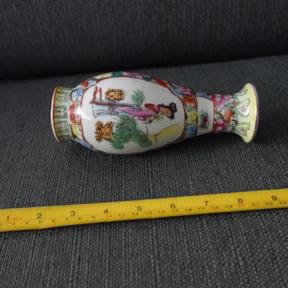 Small 6.5 Inch High Hourglass Shaped Ceramic Flower Vase - Picture 11 of 16